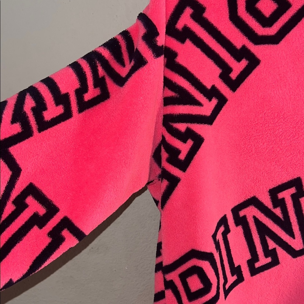 PINK Victoria's Secret Bold Pink and Black Lounge Robe - Picture 8 of 9